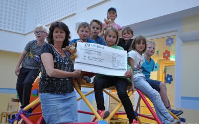 Kommunionkinder aus Motten und Kothen teilen Geschenke